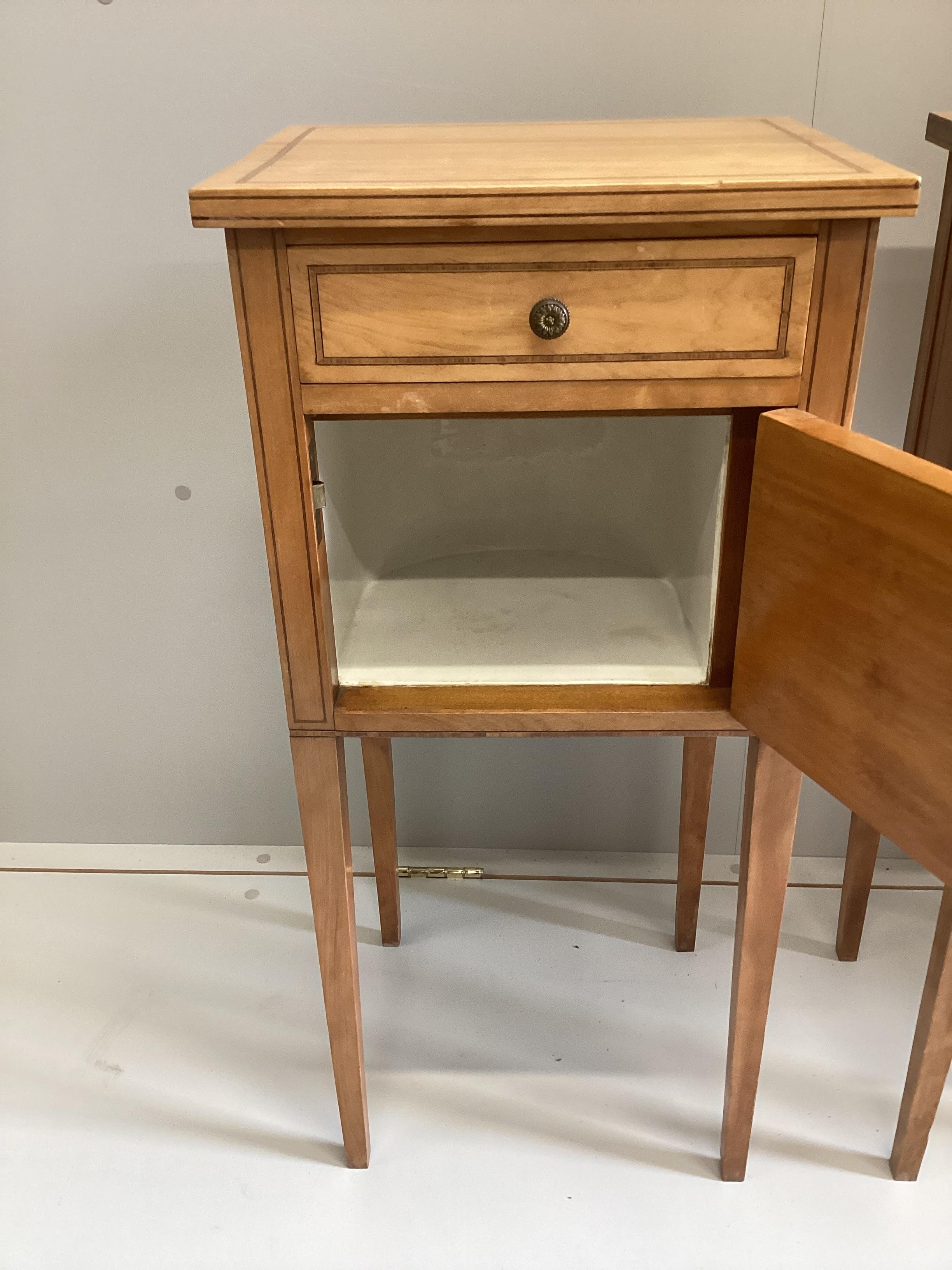 A pair of Edwardian tulip banded satinwood bedside cabinets, width 37cm, depth 32cm, height 80cm